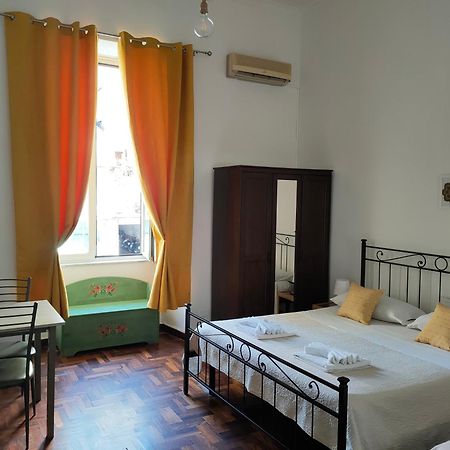 Napoli Centro Casa Annina Close To Toledo St Bagian luar foto