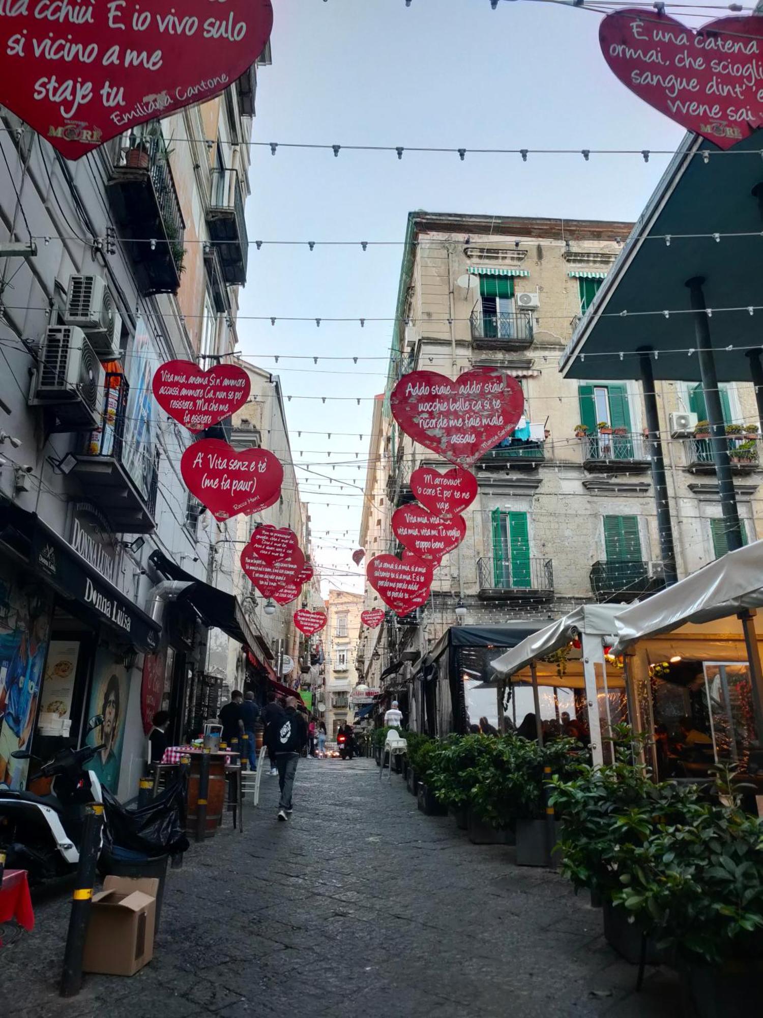 Napoli Centro Casa Annina Close To Toledo St Bagian luar foto
